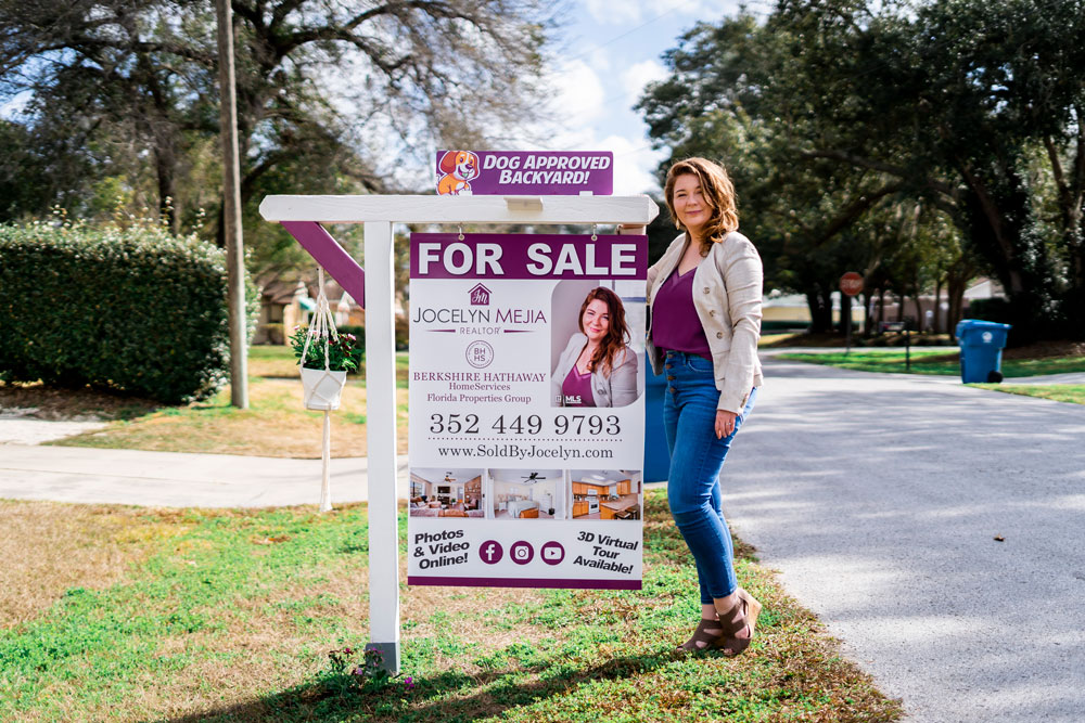 jocelyn mejia and her custom real estate post and sign